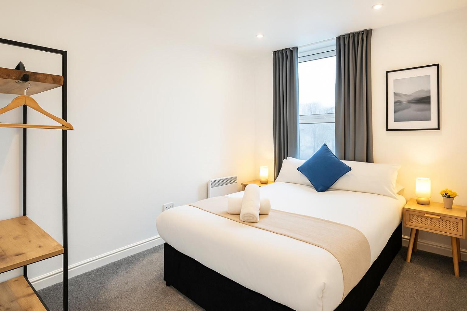 Apartment 2 Bedroom Near Centre, Uni & Parks!